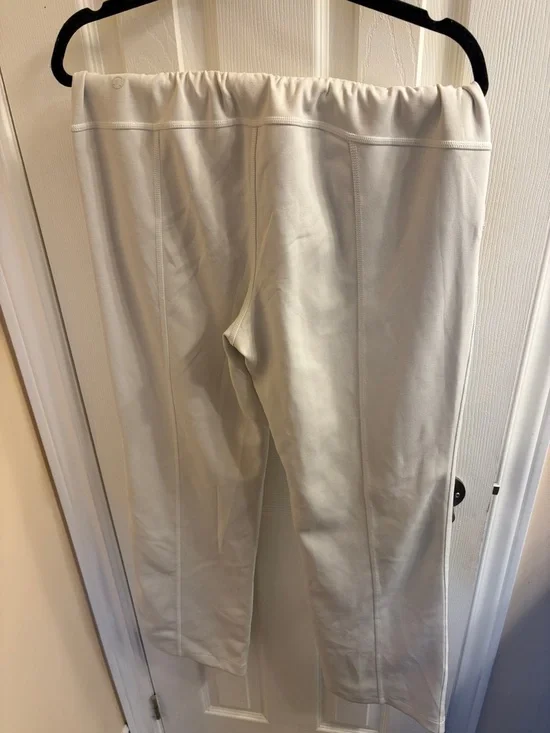 Lululemon Softstreme Pant in Bone - Picture 3 of 6